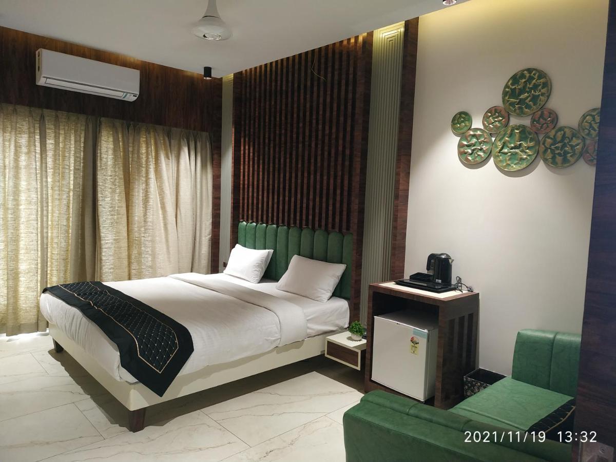 Hotel Florence Nānded Extérieur photo