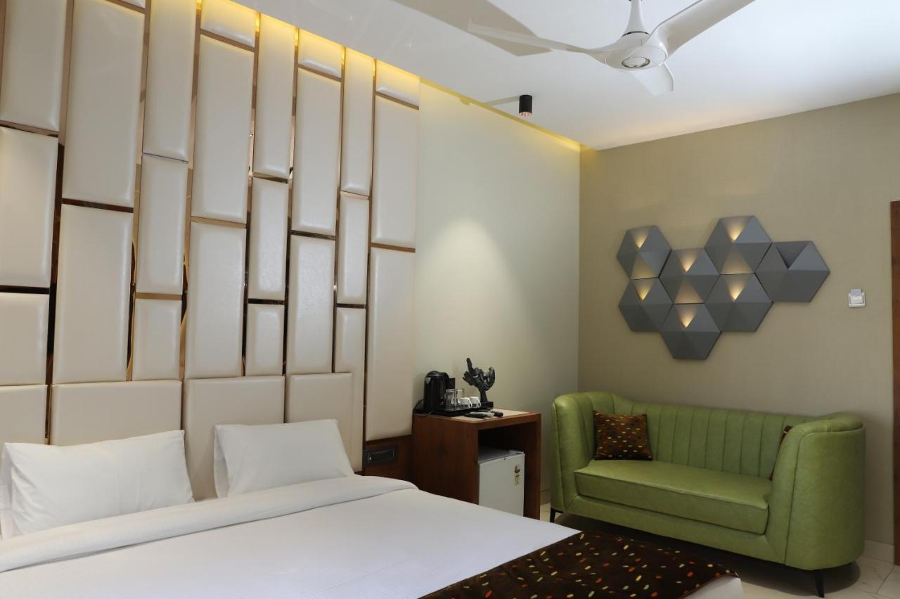Hotel Florence Nānded Extérieur photo