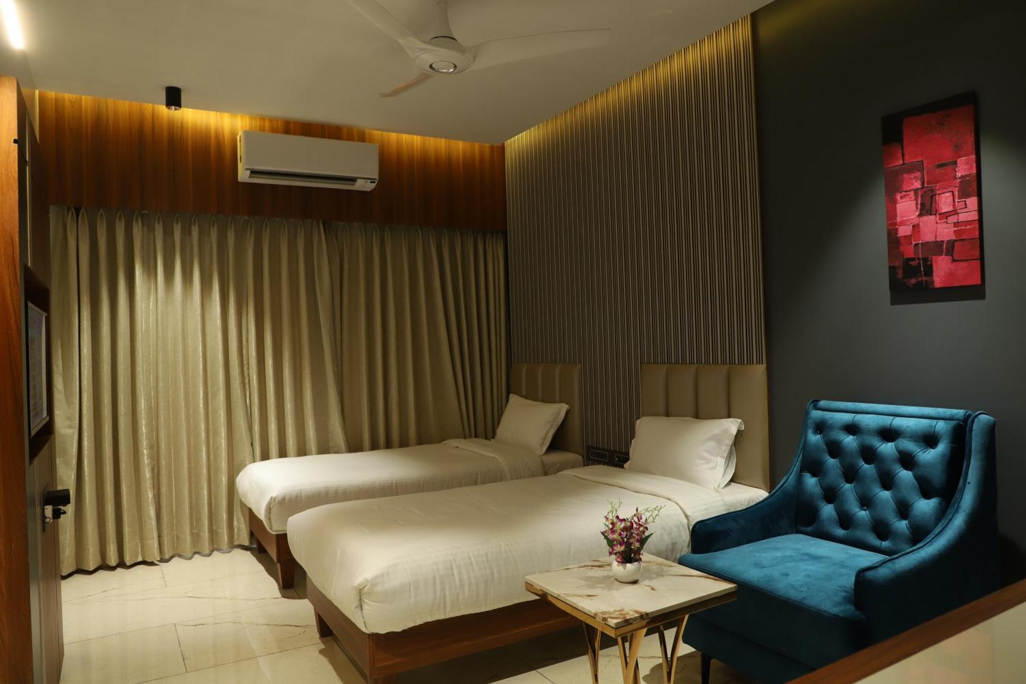 Hotel Florence Nānded Extérieur photo